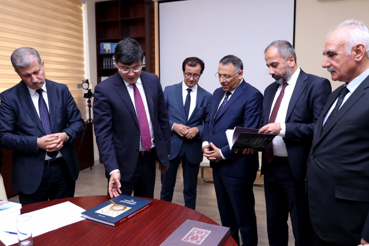 Türkiyə universitetlərinin rektorları Diaspor Komitəsində olub - FOTOLAR